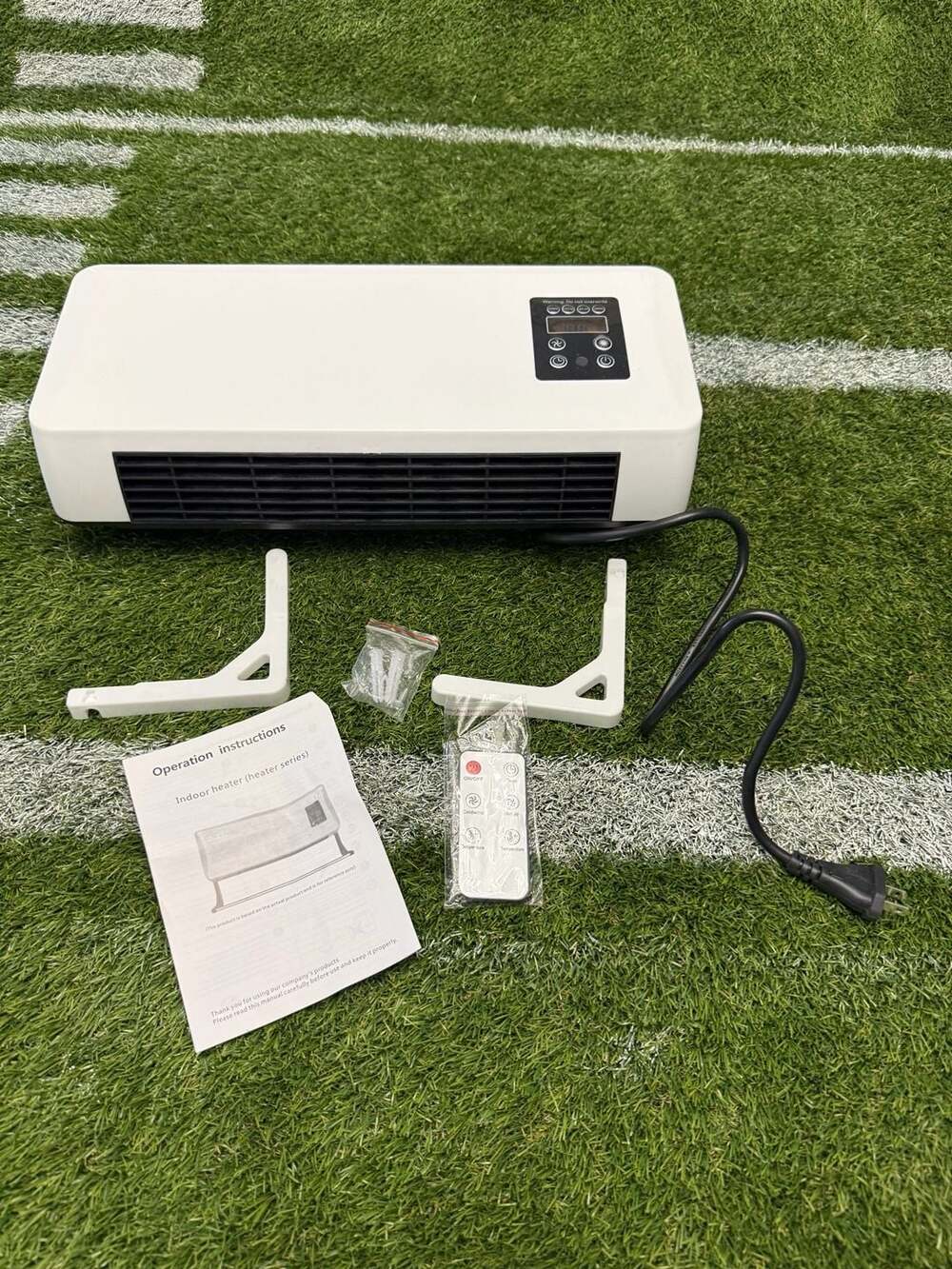 L-2008, 1500W, 110V, Wall-Mounted Heater and Cooler with Remote Control
